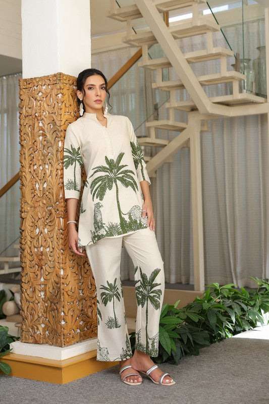 Women's Cotton Floral Printed Straight Short Kurti With Pant Set