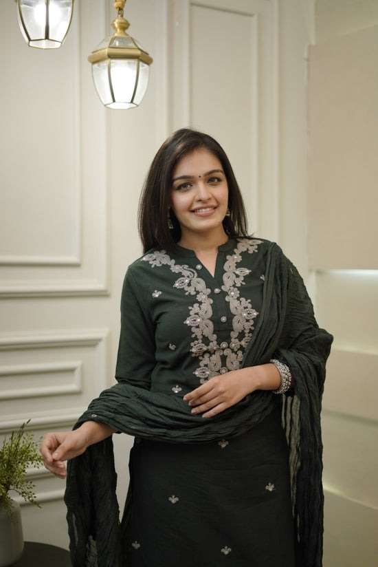 Women's Cotton Embroidery Straight Kurti Pant With Dupatta Set