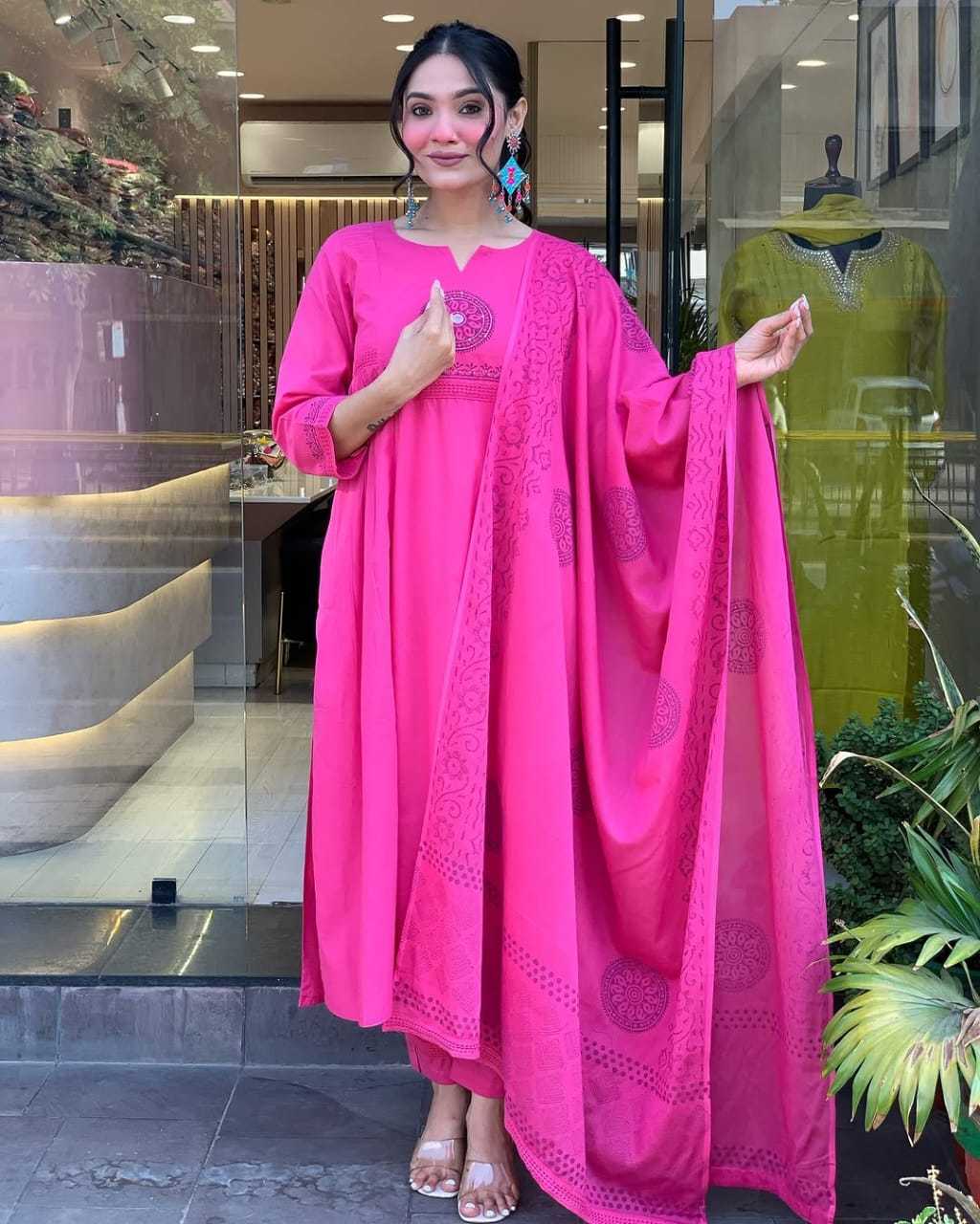 Women's Cotton Embroidery Handblock Floral Kurti Pant With Dupatta Set